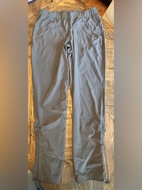 Orvis Women’s Track Pants in Gray with Elastic Waist